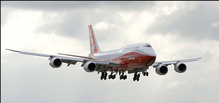 Boeing-747-8i-landing-first-flight