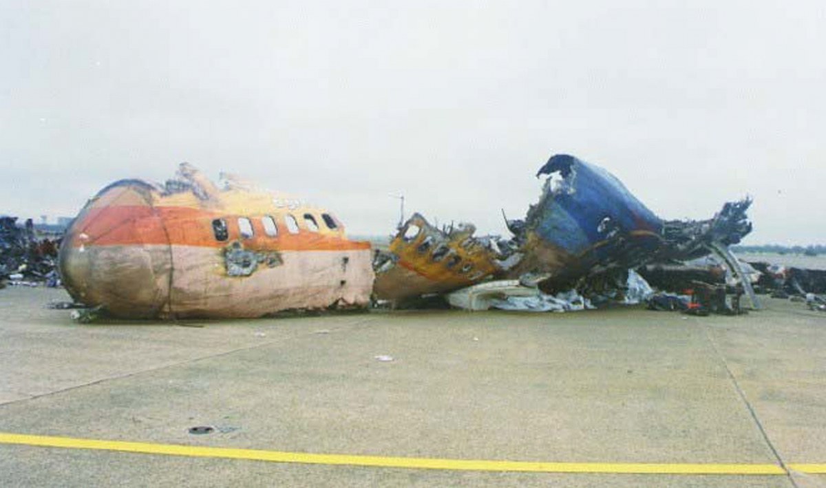 Wreckage of Singapore Airlines Flight 006 on the closed runway at Taipei.
